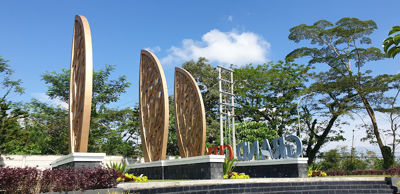 Monumen Daun Grand City Balikpapan