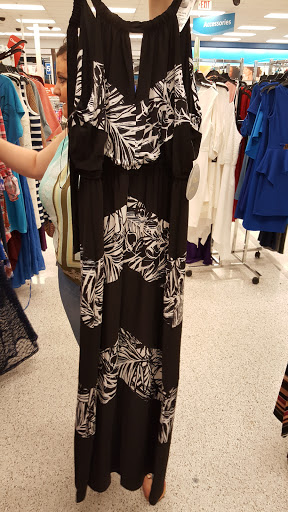 Clothing Store «Ross Dress for Less», reviews and photos, 2180 MacArthur Rd, Whitehall, PA 18052, USA