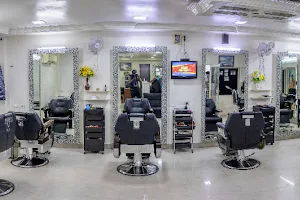 New Black And White Beauty Parlour image