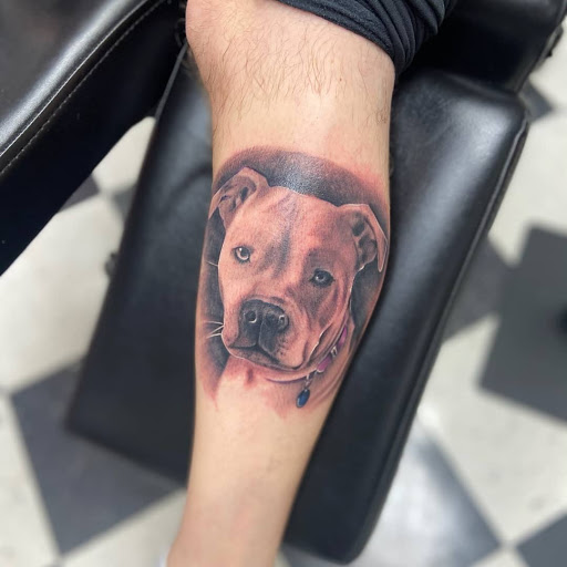 Tattoo Shop «Vivid Ink», reviews and photos, 2375 N Cedar St # C, Holt, MI 48842, USA