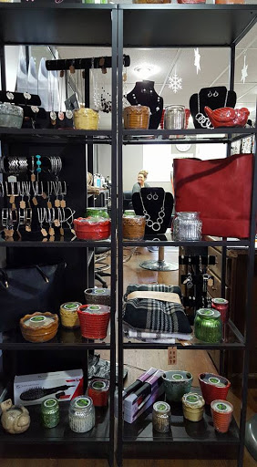 Beauty Salon «Indulgence Salon & Boutique», reviews and photos, 1175 W Bristol Rd, Flint, MI 48507, USA