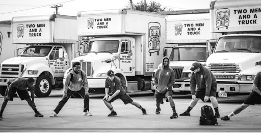 Moving and Storage Service «Two Men and a Truck», reviews and photos, 909 IL-83 #201, Elmhurst, IL 60126, USA