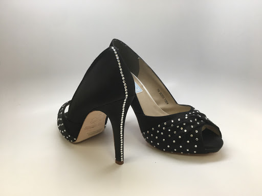 Shoe Store «Signature Shoes», reviews and photos, 271 Westwood Ave, Westwood, NJ 07675, USA