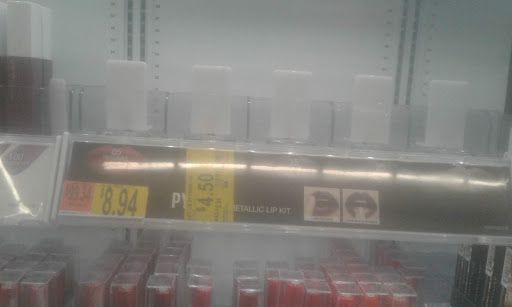 Shopping Mall «Highlands Square Shopping Center», reviews and photos, 250 Highlands Square Dr, Hendersonville, NC 28792, USA