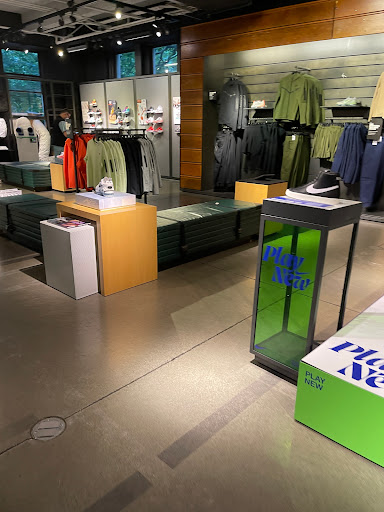 Clothing Store «Nike Portland», reviews and photos, 638 SW 5th Ave, Portland, OR 97201, USA