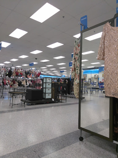 Clothing Store «Ross Dress for Less», reviews and photos, 2505 NW Federal Hwy, Stuart, FL 34994, USA