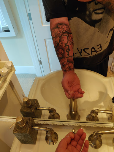 Tattoo Shop «Slave To the Needle Tattoo», reviews and photos, 403 NE 45th St, Seattle, WA 98105, USA