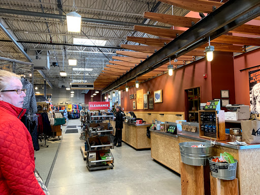 Camping Store «REI», reviews and photos, 11581 Fountains Dr, Maple Grove, MN 55369, USA