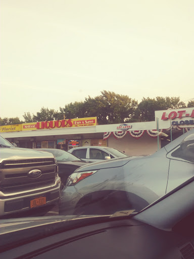 Department Store «Lot-less Closeouts», reviews and photos, 3155 Amboy Rd, Staten Island, NY 10306, USA