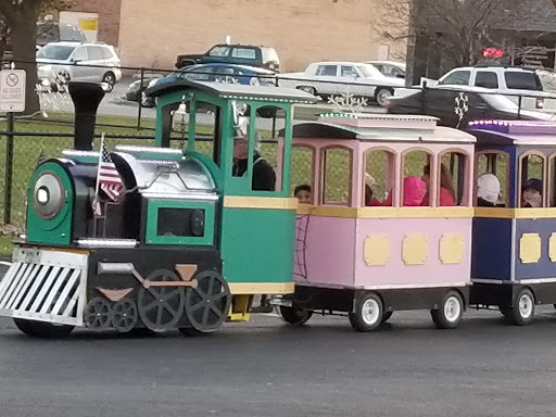 Water Park «Niles Prk District Oasis Waterpark», reviews and photos, 7877 N Milwaukee Ave, Niles, IL 60714, USA