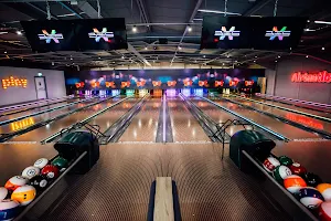 Airtastic Entertainment Centre Cork – Bowling, Mini Golf, Arcade, NY Kitchen image