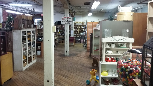 Home Goods Store «Olde Factory», reviews and photos, 139 S Hanover St, Hummelstown, PA 17036, USA