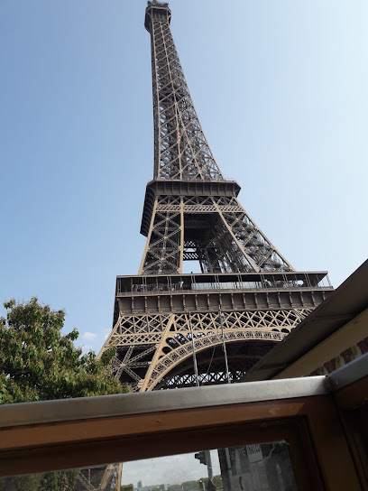 Oh! Régalade de la Tour Eiffel - 67 Quai Jacques Chirac, 75007 Paris, France