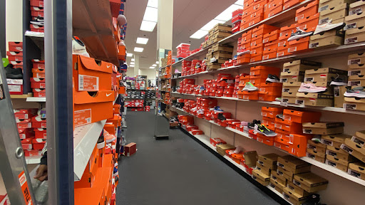 Shoe Store «Rack Room Shoes», reviews and photos, 18700 Limestone Commercial Dr, Pflugerville, TX 78660, USA