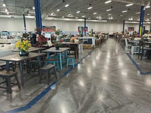 Outlet Store «Rooms To Go Outlet Furniture Store - Pearl River», reviews and photos, 63295 Old Military Rd, Pearl River, LA 70452, USA