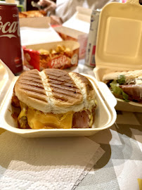 Plats et boissons du Restaurant de hamburgers Grill Burger Merville - Cuisson à la flamme - n°5