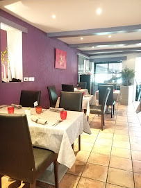 Atmosphère du Restaurant français L'Actuel à Sainte-Croix-du-Verdon - n°2
