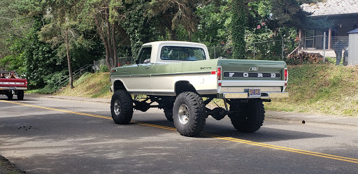 Grocery Store «Harvest Market Estacada», reviews and photos, 280 N Broadway St, Estacada, OR 97023, USA