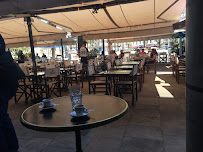 Atmosphère du Restaurant français Taverne La Place Affligem à Toulon - n°4