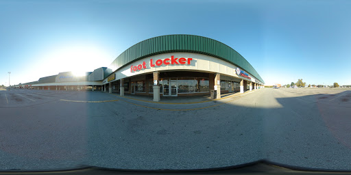 Shopping Mall «Southland Terrace Shopping Center», reviews and photos, 3971 7th Street Rd, Louisville, KY 40216, USA