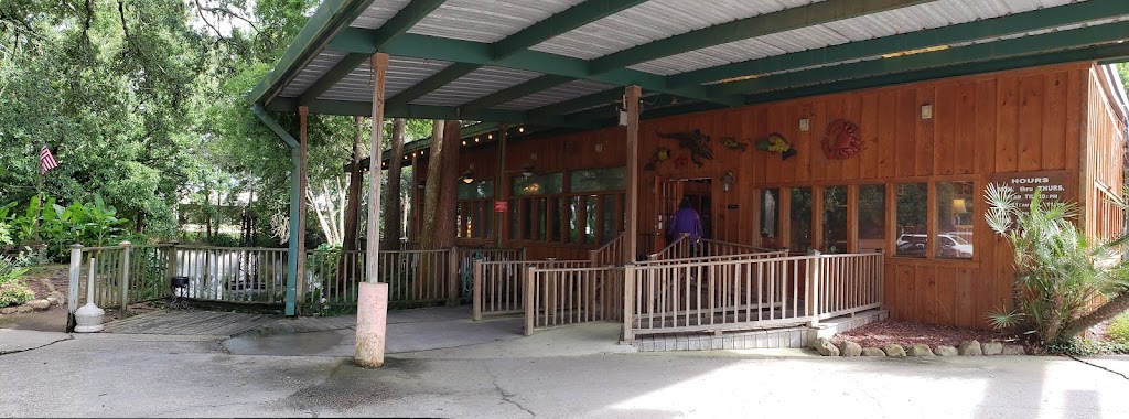 Poor Boy's Riverside Inn 70518