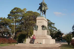 Monumento a José Artigas image