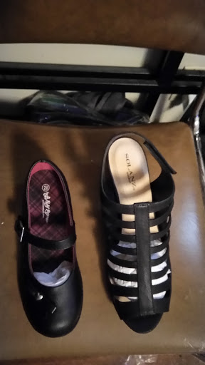 Shoe Store «Shoe Carnival», reviews and photos, 5092 Glencrossing Way, Cincinnati, OH 45238, USA