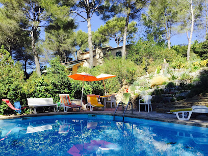 Villa l'Adret - Location maison familiale avec piscine en bord de mer - Séjour calme en Provence VAR