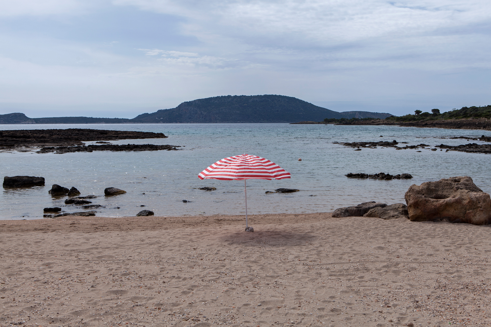 Kanalos beach'in fotoğrafı birden fazla küçük koy ile birlikte