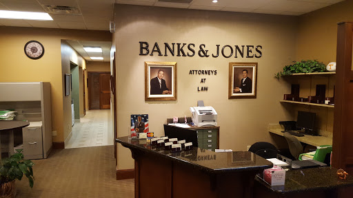 Banks & Jones, Attorneys At Law, 2125 Middlebrook Pike, Knoxville, TN 37921, Personal Injury Attorney