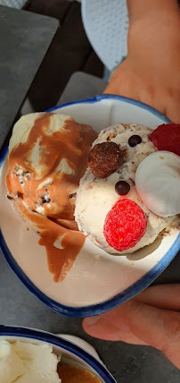 Crème glacée du Restaurant de sundae Aux glaces de mon père Maître glacier par MEZIA. Champion du monde de la glace à Vallon-Pont-d'Arc - n°5