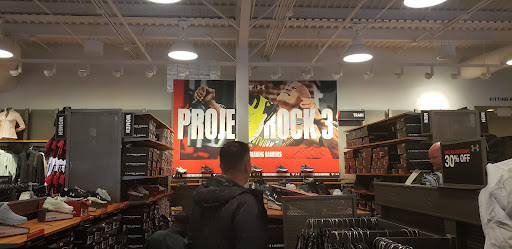 Clothing Store «Under Armour Factory House», reviews and photos, 3026 Outlet Dr, Edinburgh, IN 46124, USA