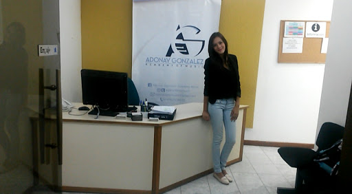Adonay González | AG Academy | Academia de música | Fotografía | Idiomas | Talleres |