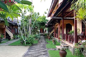 Sekar Kuning Bungalow and Restaurant image