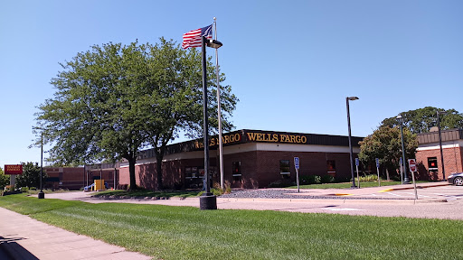 Bank «Wells Fargo Bank», reviews and photos