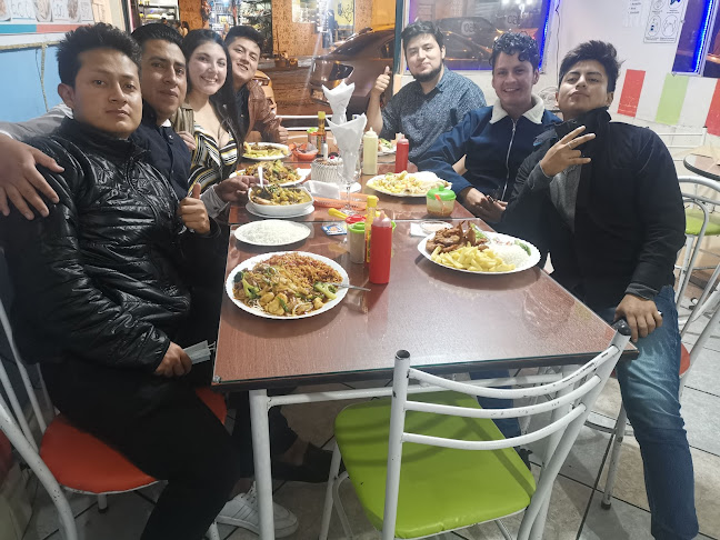 Opiniones de Pinchos, Hamburguesas, Pollo, Salchipapas Y Mas en Quito - Hamburguesería