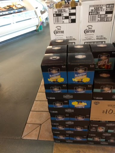 Grocery Store «D & W Fresh Market», reviews and photos, 50 Douglas Ave, Holland, MI 49424, USA