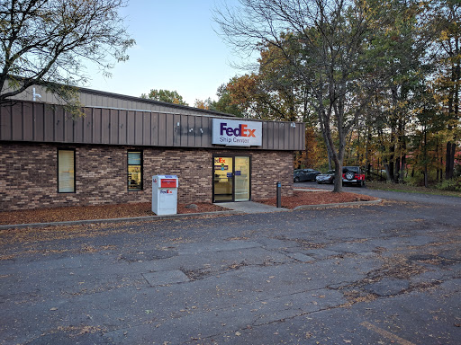 Shipping and Mailing Service «FedEx Ship Center», reviews and photos, 747 Warren Rd, Ithaca, NY 14850, USA