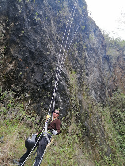 Práctica de alpinismo