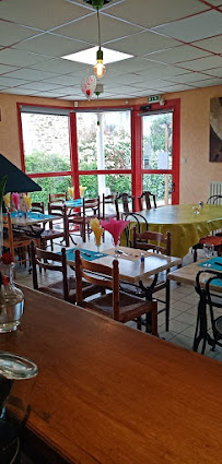 Atmosphère du Restaurant Le Petit Athéen à Athée - n°1