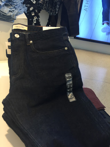 Clothing Store «Gap», reviews and photos, 673 Collins Ave, Miami Beach, FL 33139, USA