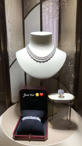 Stores to buy fashion jewelry Dubai