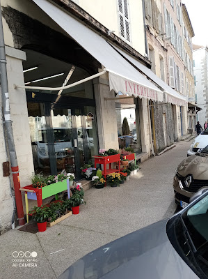 AUX SAISONS DES FLEURS à Lons-le-Saunier