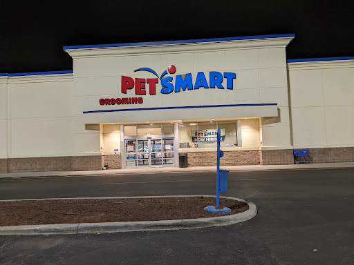 Pet Supply Store «PetSmart», reviews and photos, 5241 Monroe St, Toledo, OH 43623, USA