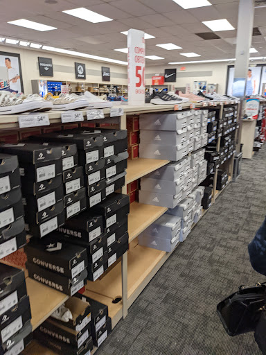 Shoe Store «Rack Room Shoes», reviews and photos, 2809 Battleground Ave, Greensboro, NC 27455, USA