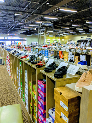 Shoe Store «DSW Designer Shoe Warehouse», reviews and photos, 2831 S Rochester Rd, Rochester Hills, MI 48307, USA