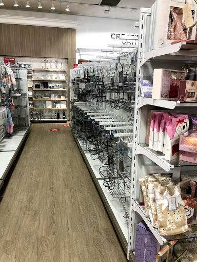 Department Store «Marshalls & HomeGoods», reviews and photos, 200 Petersville Rd, New Rochelle, NY 10801, USA