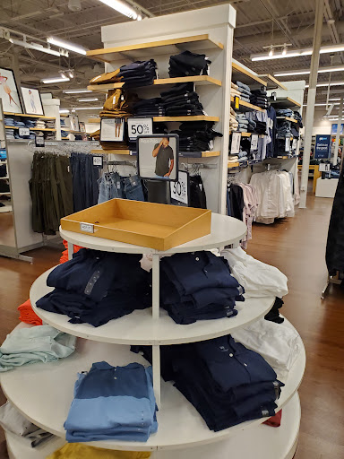 Clothing Store «Gap Outlet», reviews and photos, 1000 PA-611, Tannersville, PA 18372, USA