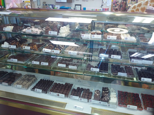 Toy Store «Toys & Candy On the Park», reviews and photos, 1271 Kingwood Dr, Kingwood, TX 77339, USA