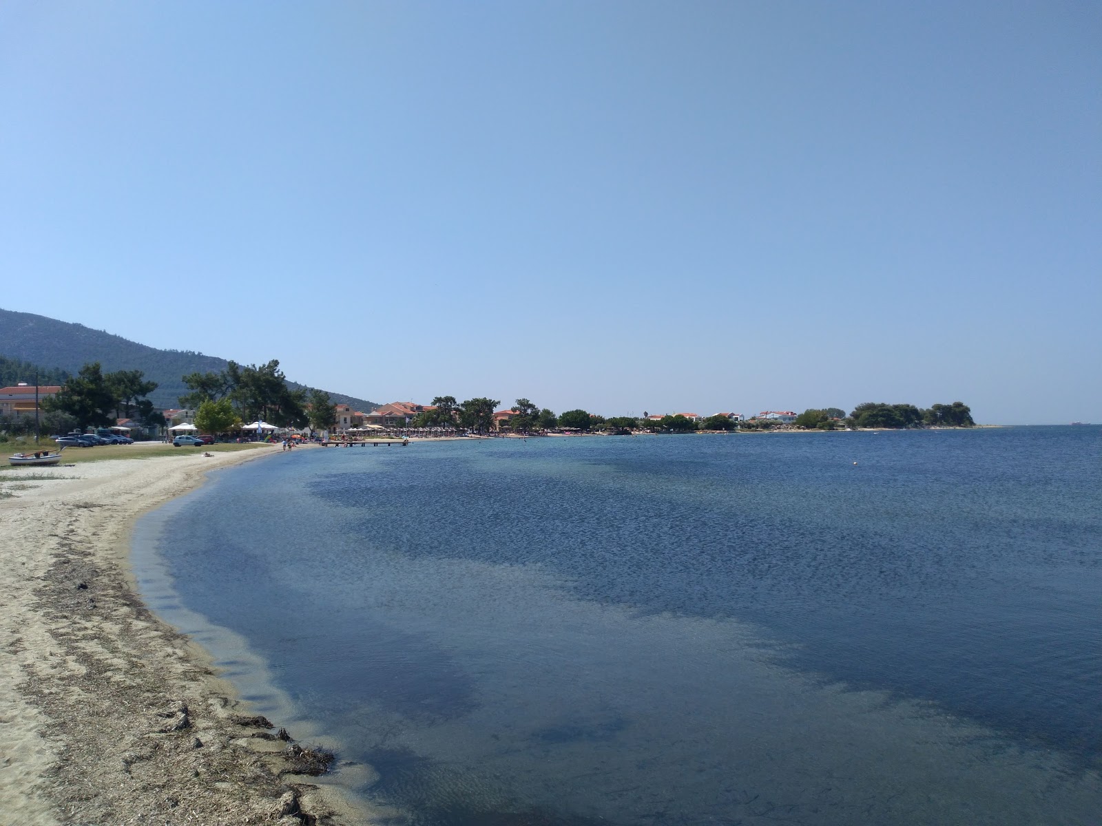 Fotografija Skala Rachoniou beach in naselje
